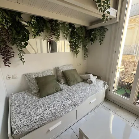 Simplicite Au Centre De Μονπελιέ