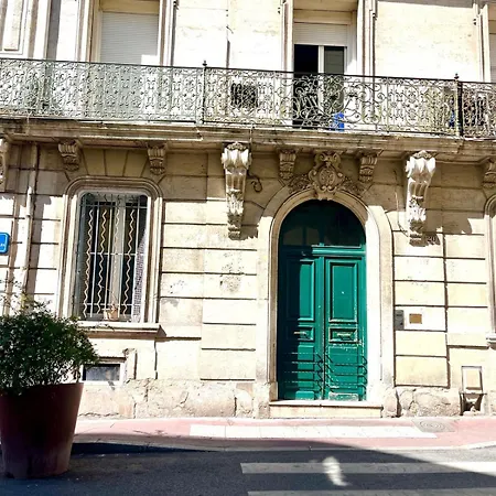 Simplicite Au Centre De *